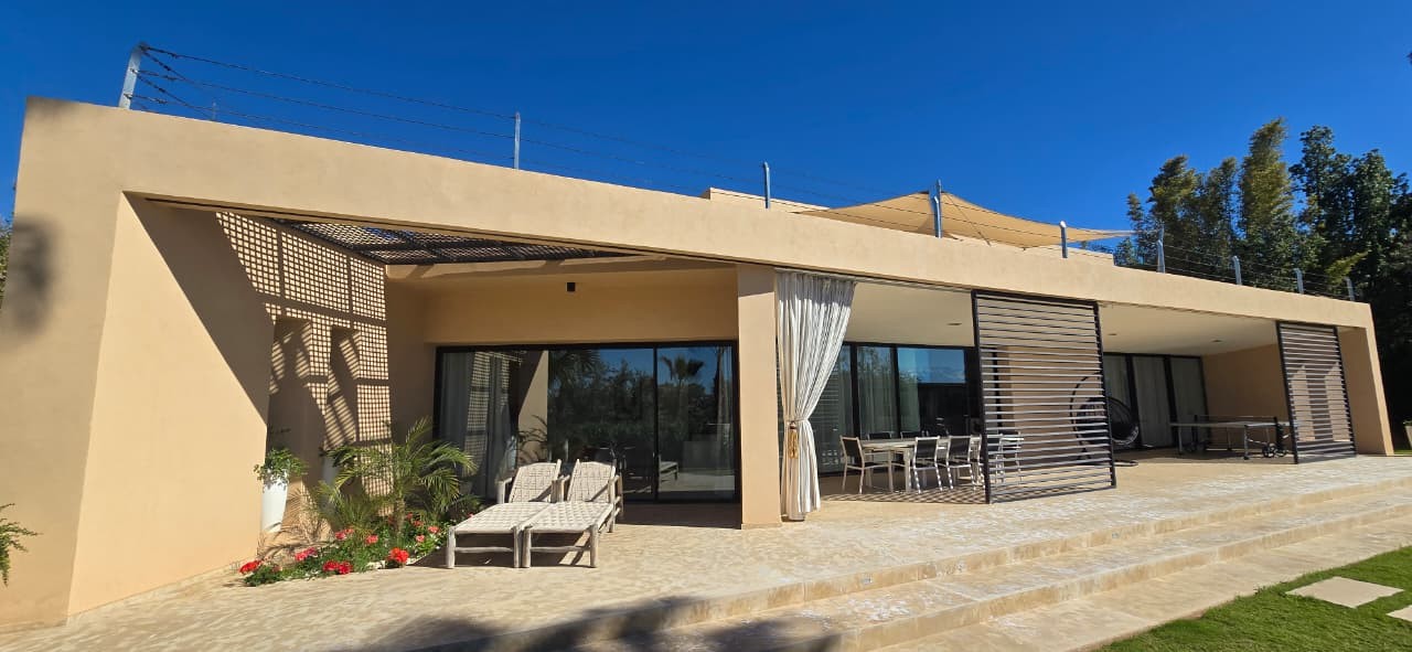 Villa, Amelkis area
