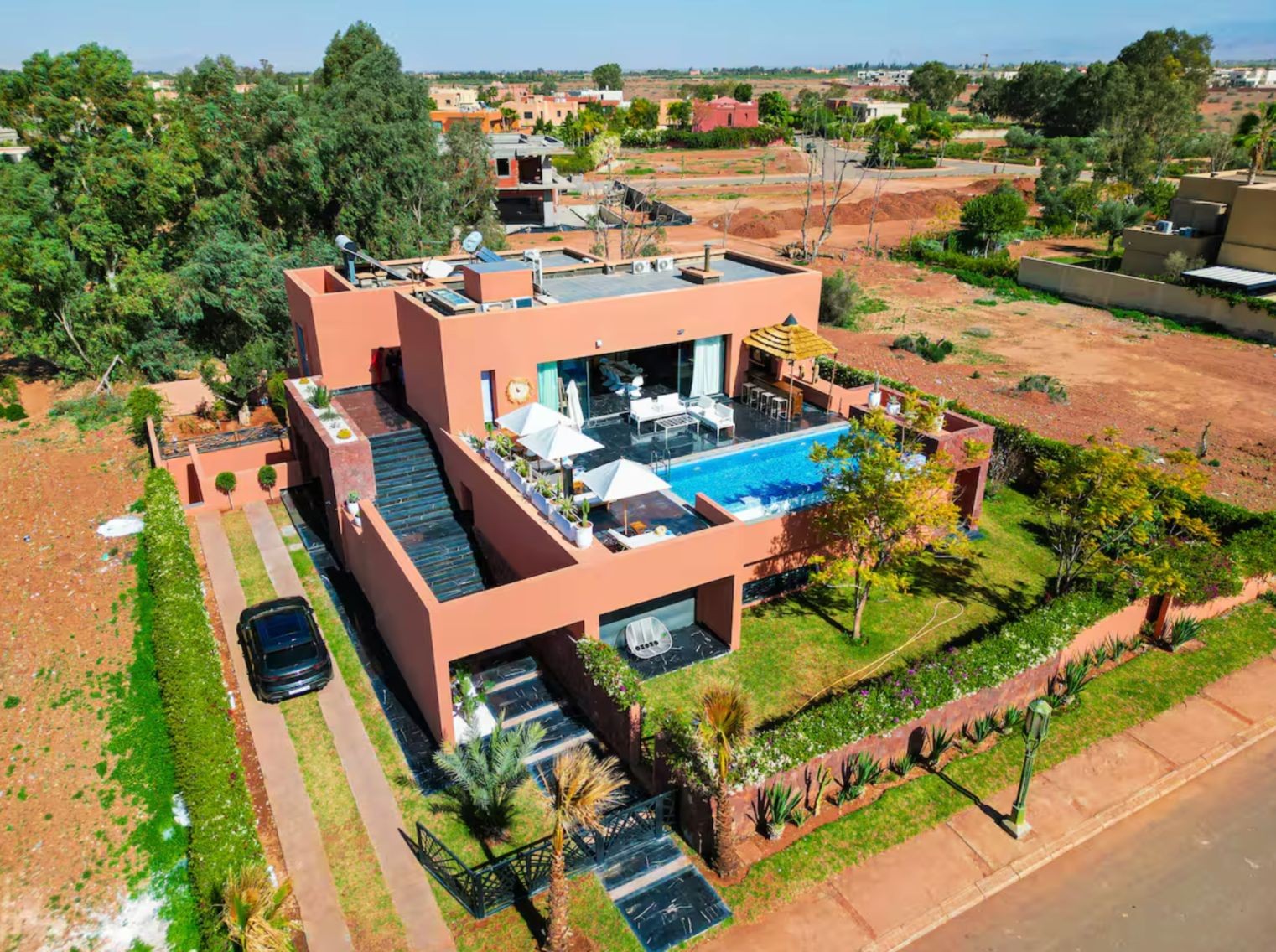 Villa, Amelkis area