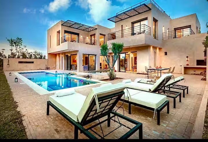 Villa, Amelkis area