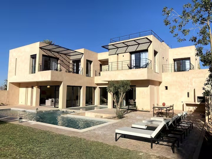 Villa, Amelkis area