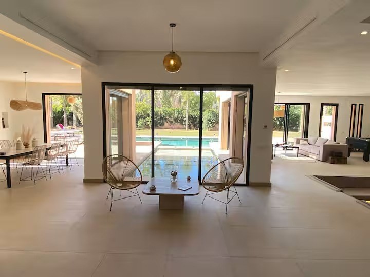 Villa, Amelkis area