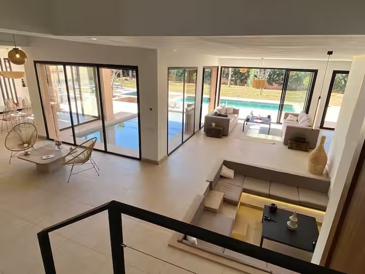 Villa, Amelkis area