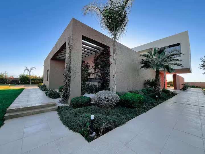 Villa, Road to Fes